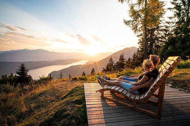 Sonnenuntergang auf dem Slow Trail, mit warmem Licht und langen Schatten © Gert Perauer_MBN Tourismus