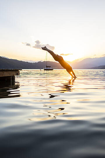 Baden im Millstätter See bei Sonnenuntergang © Gert Perauer_MBN Tourismus