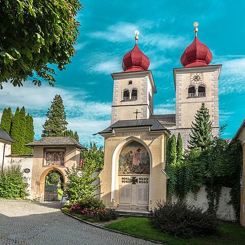 Eingangstore zum Stift Millstatt © Attila Szabo