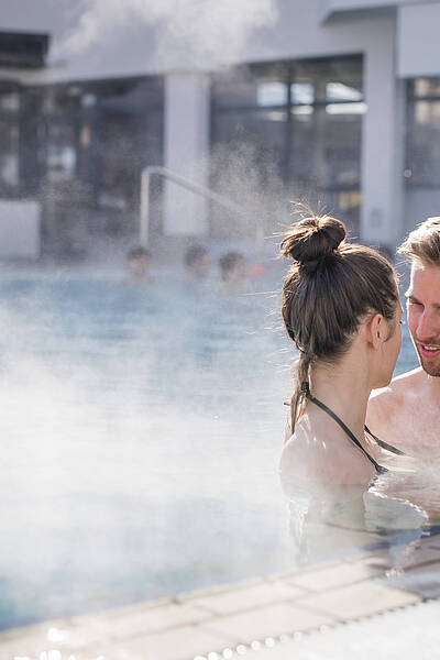 Außenbecken lädt zum Relaxen ein © Gert Perauer