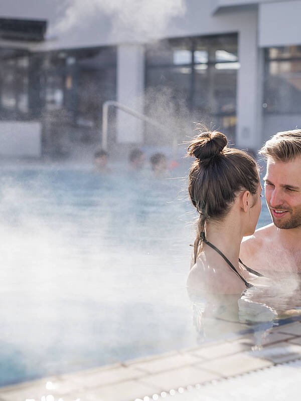 Außenbecken lädt zum Relaxen ein © Gert Perauer