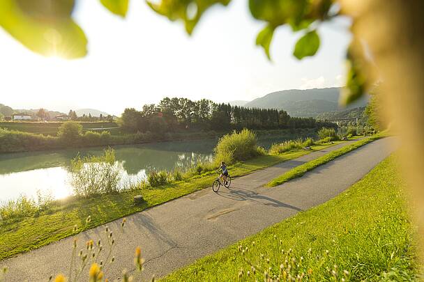 Radfahren am Drauradweg © Franz Gerdl_Kärnten Werbung