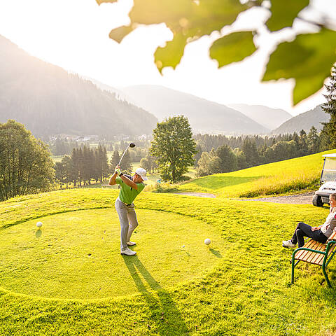 Golfen bei Sonnenaufgang ©Mathias Prägant