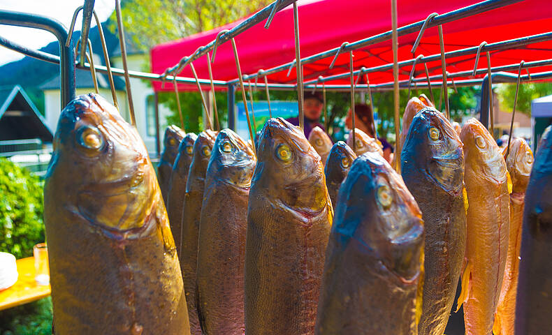 Gebratener Fisch am Fischfest in Feld am See © Michael Plakolb