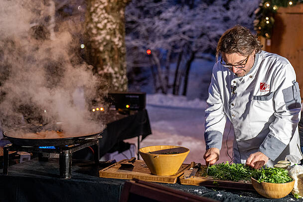 Leckereien am Kirchheimer Adventmakrt © Mathias Prägant_MBN Tourismus