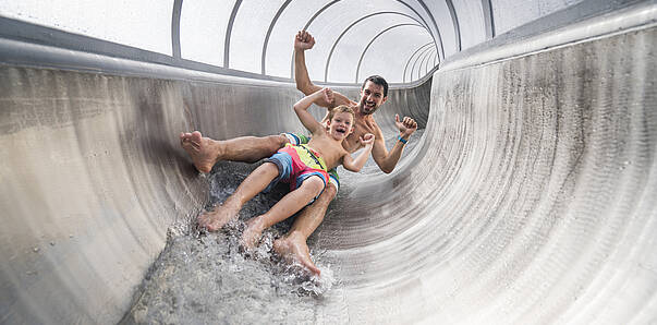 Entspannung pur in der Wellness Therme St. Kathrein, mit ihren modernen Einrichtungen und beruhigenden Ambiente © Mathias Prägant_MBN Tourismus