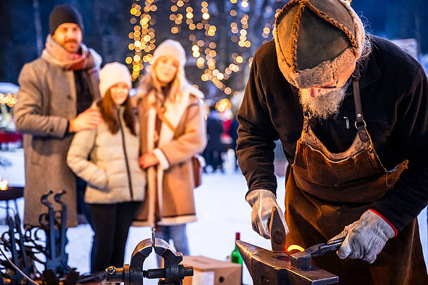 Holzschmiede am Kirchheimer Adventmarkt © Michael Stabentheiner_MBN Tourismus