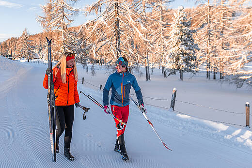 Langlaufen im Walde auf der Hochrindl© Christoph Rossmann_MBN Tourismus