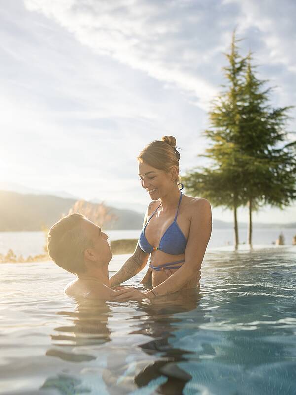 Sportliche Aktivitäten rund um das Badehaus in Millstatt, wie Schwimmen und Stand-Up-Paddling © Gert Perauer_Badehaus Millstätter See