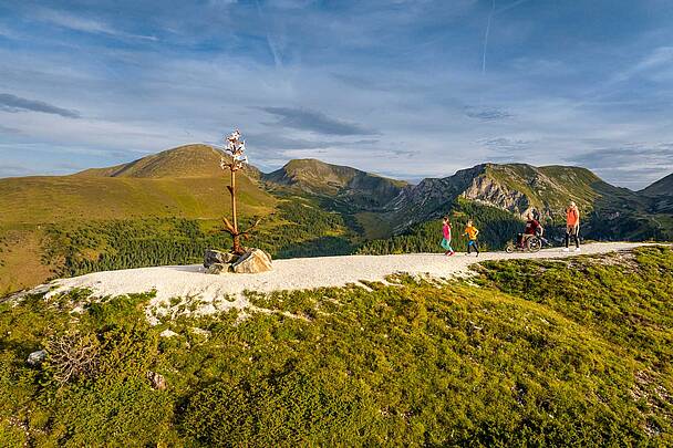 Barrierefreie Wege führen durch die malerische Landschaft der Nockberge © Michael Stabentheiner_Kärnten Werbung