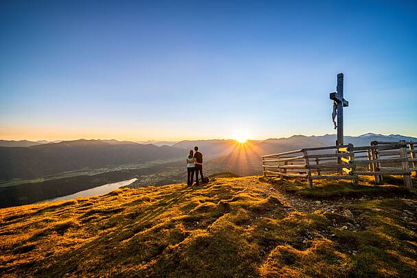 Tschirnock Wanderung bei Sonnenuntergang © Gert Perauer_MBN Tourismus